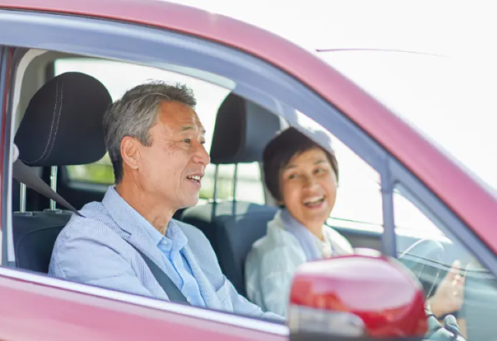 白内障手術後はいつから運転できる? 再開の目安と安全に始めるためのポイントを解説