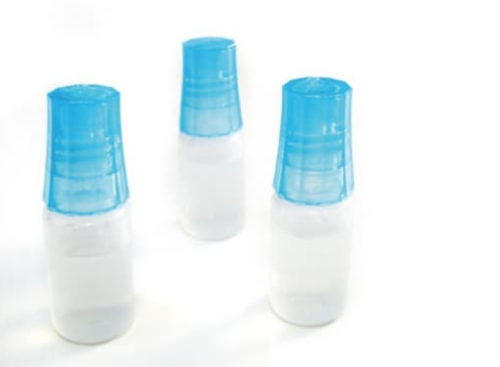 白内障治療の目薬はいつまで続ける？手術後の点眼と保護眼鏡の目安も解説